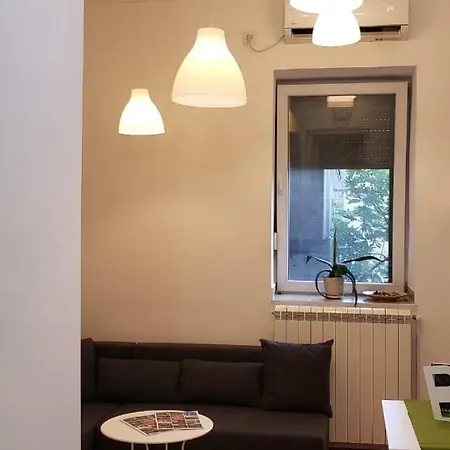 Top Location - Free Electric Scooter Belgrado